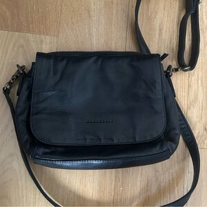 Wanderers Travel Leather Purse